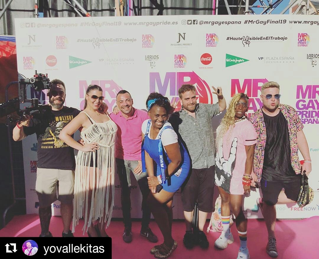 StudioArkania's tweet photo. Momentos inolvidables 😍👑 @CarolinaSobeOfi 
#Chueca #Madrid https://t.co/NsUeVDeK2t