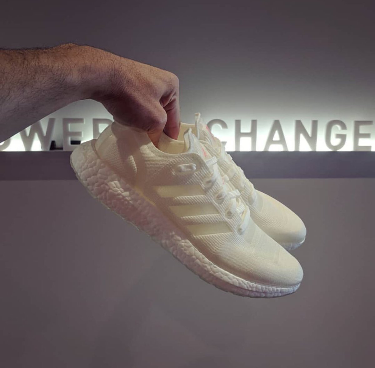 wex1200's tweet photo. Through Sport We Have The Power To Change Lives /// @adidas #FuturecraftLoop ♻️♻️♻️ https://t.co/67AcPwdgA5