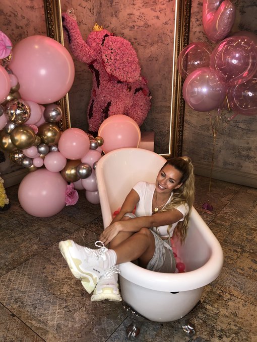 Day drinking is fun @MenagerieMCR 🥂 https://t.co/Q13yv0ujxe<a class="tags" target="_blank" title="On Twitter" href="/?out=eyJ0eXAiOiJKV1QiLCJhbGciOiJIUzUxMiJ9.eyJpYXQiOjE3MjA1MTQ4MzUsImlzcyI6InR3cG9ybnN0YXJzLmNvbSIsIm5iZiI6MTcyMDUxNDgzNSwiZXhwIjoxNzUyMDUwODM1LCJyZWRpcmVjdF91cmwiOiJodHRwczovL3R3aXR0ZXIuY29tL01lbmFnZXJpZU1DUiJ9.vCicbbr_uzM_Sono1na_F4pkrVAWSlet0OhB1z6ty7rdduQP8IzkFeXsV1wndQVNk086L7NuSkrpnRqnLsyWnA">@MenagerieMCR</a>