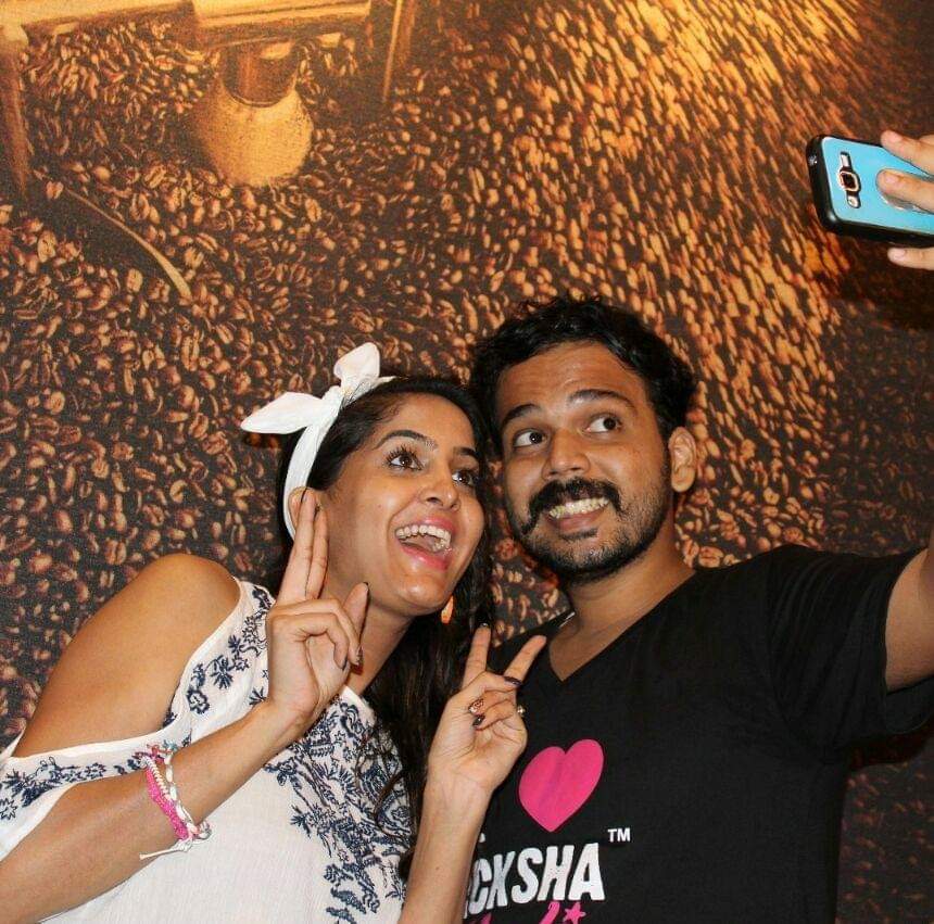 DNaik1992's tweet photo. Happy Rakhi Big Sis,💕🌸
@Rickshawali ❤️👊
May you have lot Of success and happiness 🌸
Keep Smiling!!🌸 https://t.co/307NfKImgh