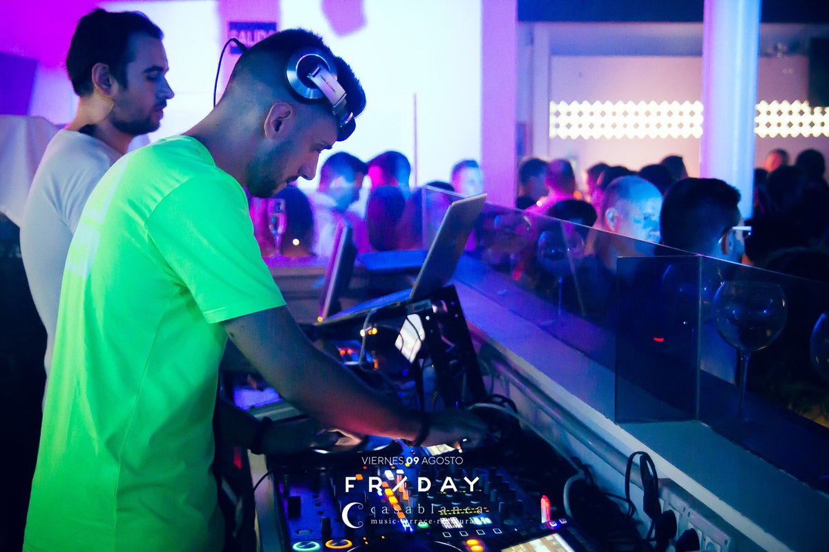 DjLens9's tweet photo. MY NEW HOME 🏠 
📸: @ridli 
▪️
▪️
▪️
#DjLens #casablanca #like #benicassim #ellese #pioneer #cdj #instagram #lights #summer #verano https://t.co/J3gIdwl3fH