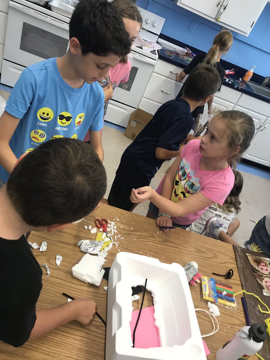 OSDINVENT's tweet photo. Getting technical in Farm Tech! @Misssimmons14 @OSchoolsPR @CampInvention https://t.co/C0UXeo7pgL