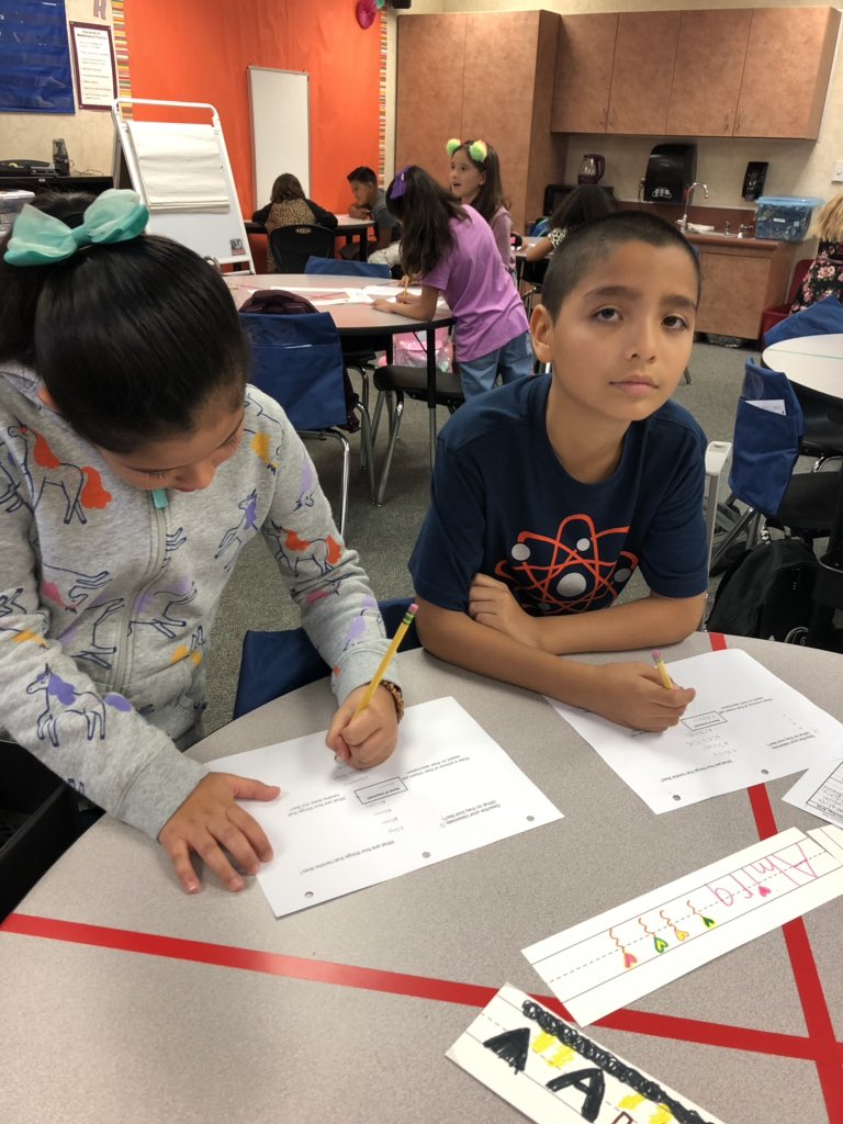 MrsGarzon's tweet photo. Getting to know each other with Frayer a Friend!#VVFirstDayOfSchool19 #classroomculture #EDUProtocols @MayRanch @ValVerdeUSD https://t.co/UGEKGwSeyv