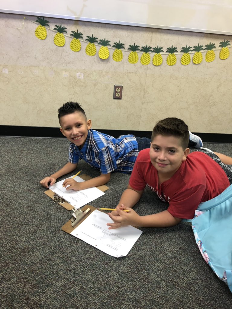 MrsGarzon's tweet photo. Getting to know each other with Frayer a Friend!#VVFirstDayOfSchool19 #classroomculture #EDUProtocols @MayRanch @ValVerdeUSD https://t.co/UGEKGwSeyv
