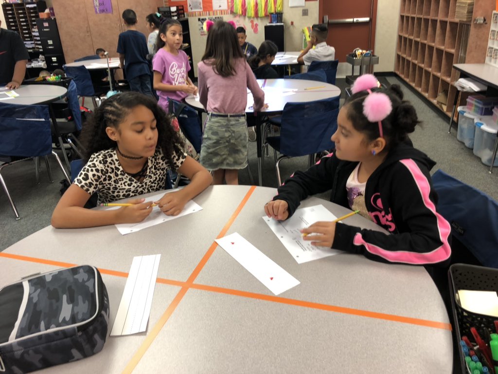 MrsGarzon's tweet photo. Getting to know each other with Frayer a Friend!#VVFirstDayOfSchool19 #classroomculture #EDUProtocols @MayRanch @ValVerdeUSD https://t.co/UGEKGwSeyv
