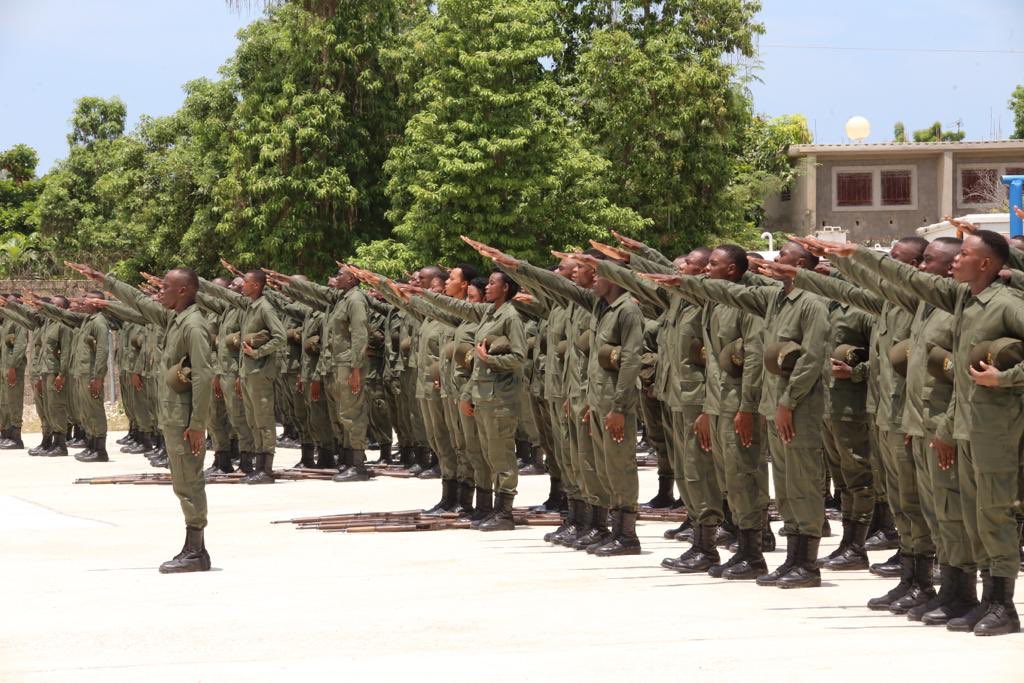 moisejovenel's tweet photo. La remobilisation des Forces Armées d’Haïti est plus qu’une promesse de campagne , c’est une exigence constitutionnelle et une nécessité historique. https://t.co/Lw3NYmSbN4