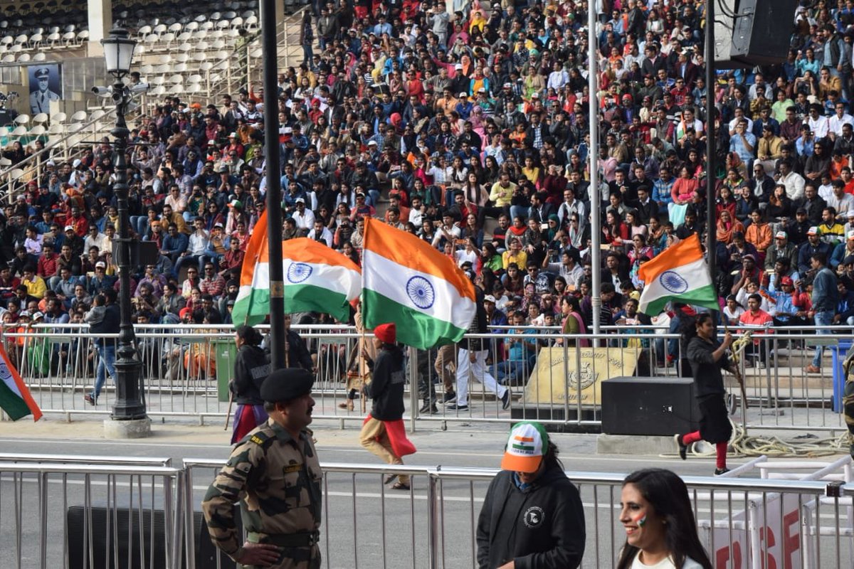 de_graphic's tweet photo. Freedom is not about the right of doing as one please, but rather the opportunity to do what is right. Let's celebrate this Independence day by doing what is right.
#degraphicfactory #DGF #independenceday #MyIndia #73rd #dowhatisright #freedom #happycustomers #border #peace https://t.co/nz5B1JQnOO