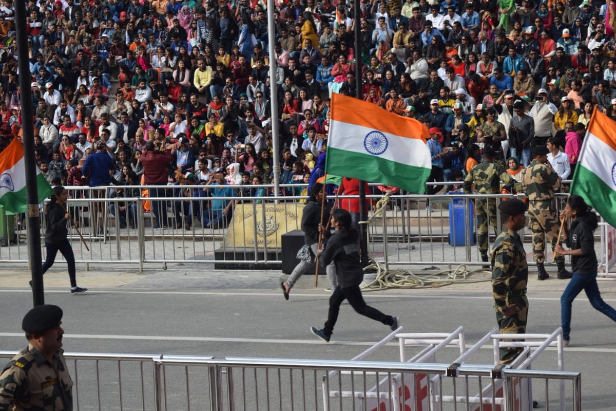de_graphic's tweet photo. Freedom is not about the right of doing as one please, but rather the opportunity to do what is right. Let's celebrate this Independence day by doing what is right.
#degraphicfactory #DGF #independenceday #MyIndia #73rd #dowhatisright #freedom #happycustomers #border #peace https://t.co/nz5B1JQnOO