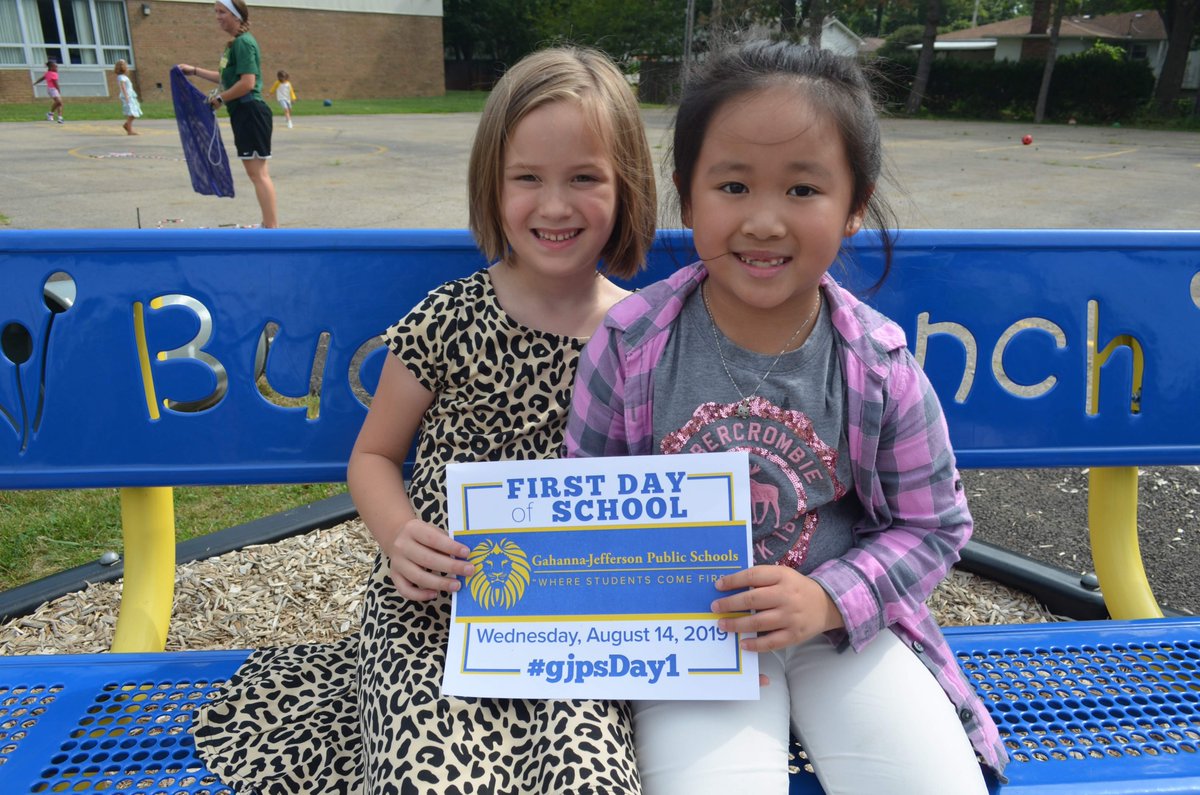 GahannaJeffersn's tweet photo. πππ Looking good for #gjpsDay1 at Goshen Lane Elementary! What a great day! #WelcomeBackGJPS #gjpsDay1 #theGJPSway https://t.co/hfxzzLoDTG