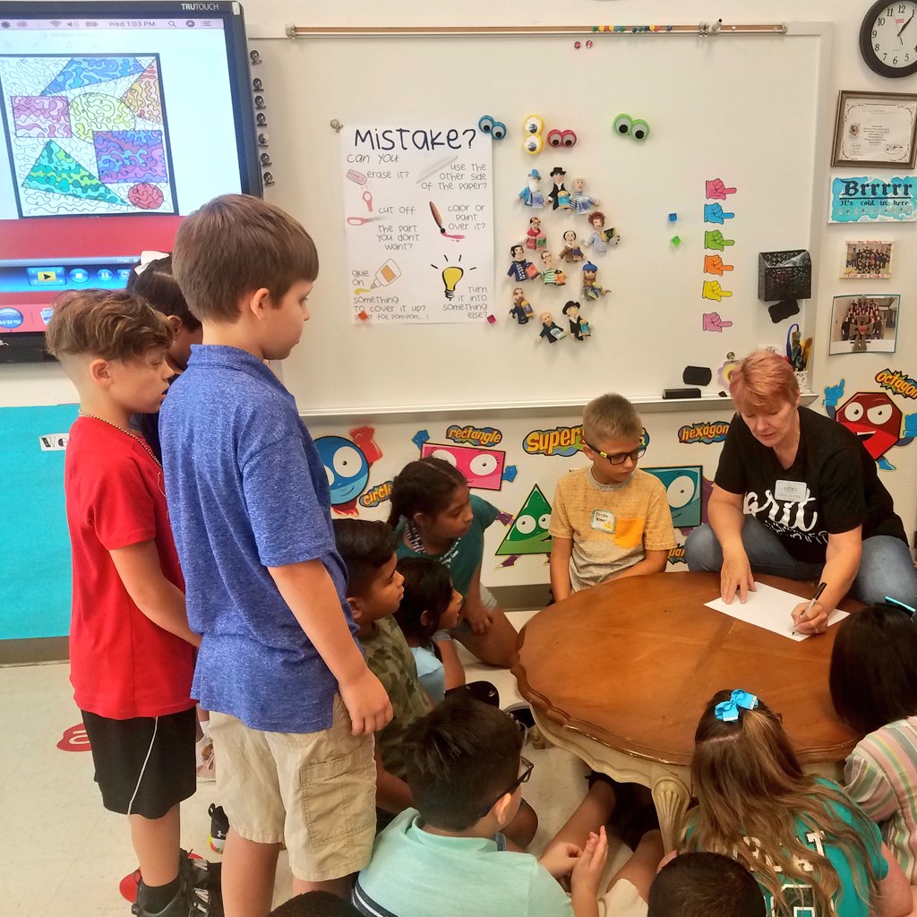 KellerISD's tweet photo. Act, draw, sing, and run... @SunsetValleyES students participating in some Co-Curr fun! #KISDFirstDay https://t.co/WvSJmxnTnP