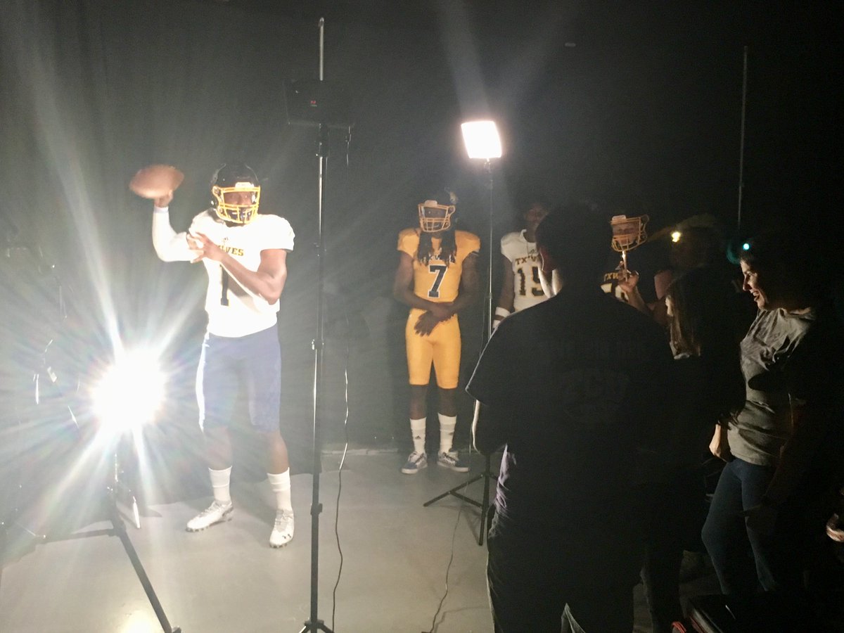 TxWesFootball's tweet photo. 👀👀👀

Coming soon 

#RamRaid19 https://t.co/eGTWGE5XR9