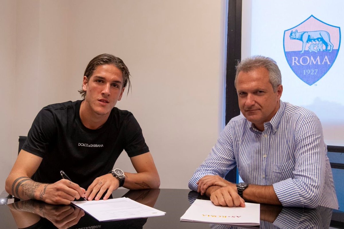 CalcioASRoma's tweet photo. OFFICIAL: Nicolo Zaniolo signs a renewal with Roma. Contract until 2024 https://t.co/6TbZDyXMXt