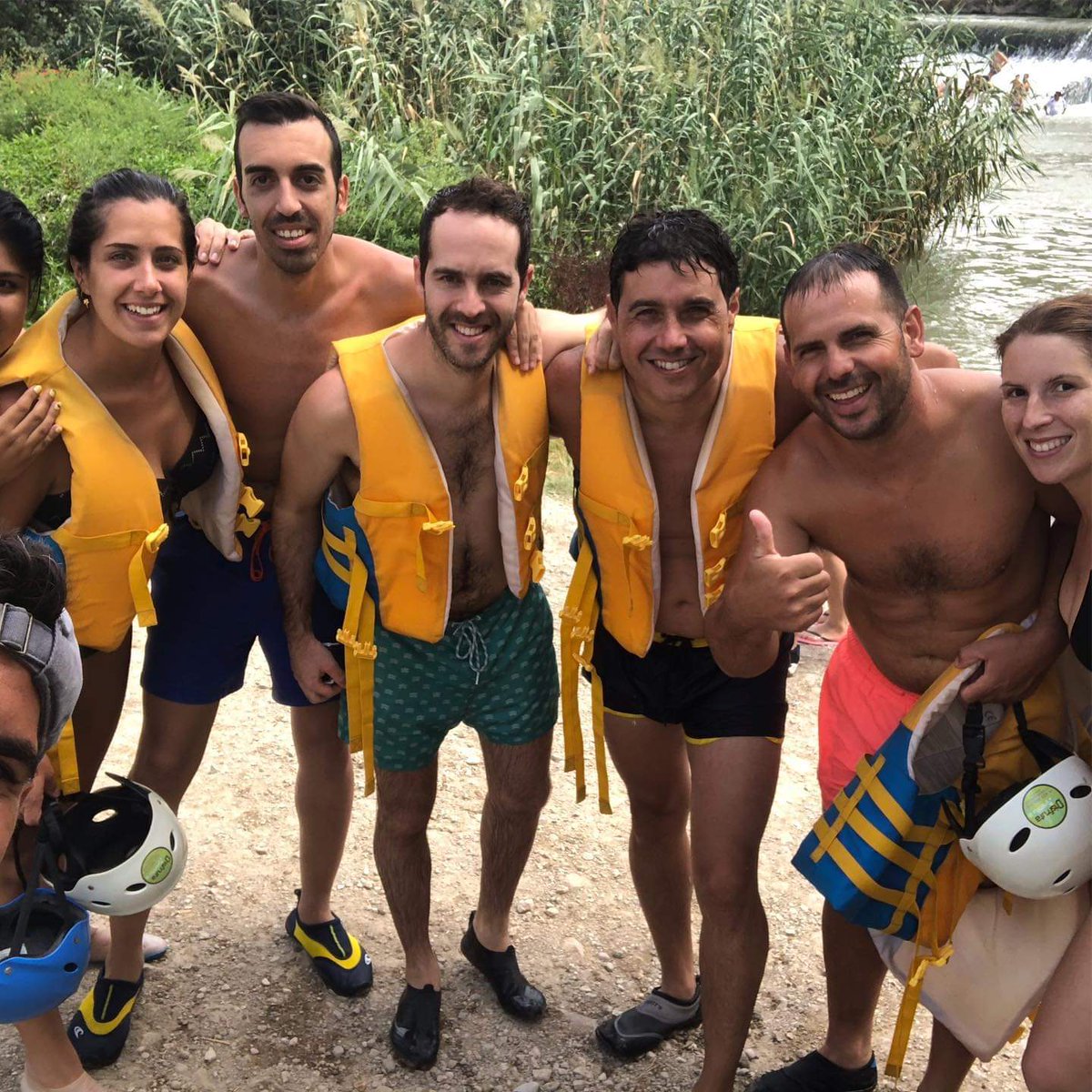 ElectrofretF's tweet photo. @elchefutbolsala Tras una semana de entrenamiento, nada mejor que terminar el domingo con actividades en el río y comiendo con nuestros amigos de https://t.co/aGzZ6VTkCR https://t.co/DvRwRJxR3J #disfrutaaventura https://t.co/4TdCZ5I6PW