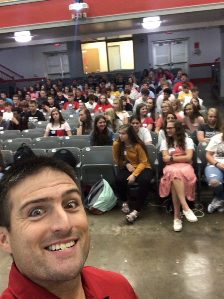 DrMattGallatin's tweet photo. #FreshmanFirstDay was a HUGE success. Big thank you to @HMGriffin30 and the Student Ambassadors for all of their hard work and preparation! #LUHSPride https://t.co/r16B7yUWNU