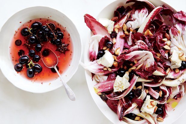 GrapeJammers's tweet photo. We are LIVING for all of the fresh and crisp ingredients in this salad! Do you think you have tried #GrapeJammers in every way possible? Think again! Do a quick #pickle on those little beauties and add them to this dish! #thomcords #grapes #california https://t.co/PkUH21OYNq https://t.co/sIKufR1pSS