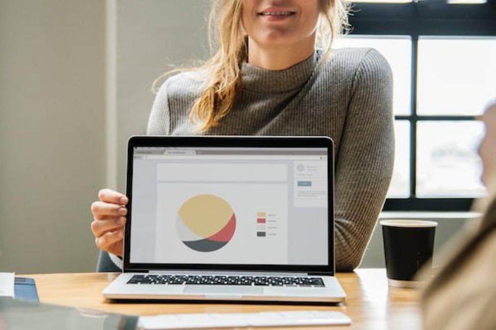truecontent2's tweet photo. 21 great examples of #PowerPoint presentation #design [+ Templates].  #ux https://t.co/3Ov9I7ZZlj https://t.co/jWJH3kdSWj