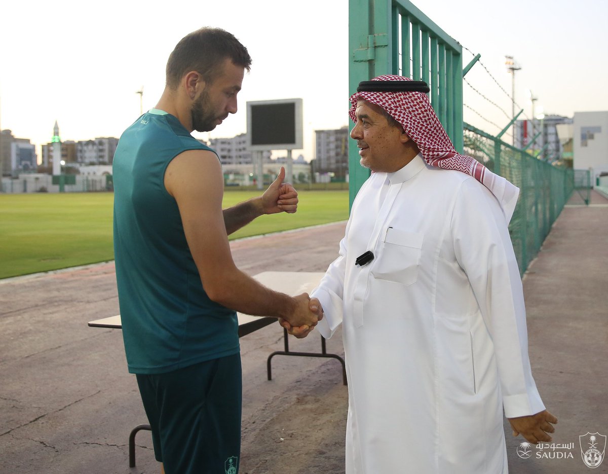 ALAHLI_FC's tweet photo. #الأهلي يعاود تدريباته استعداداً للعدالة https://t.co/pfoeXSJe9W