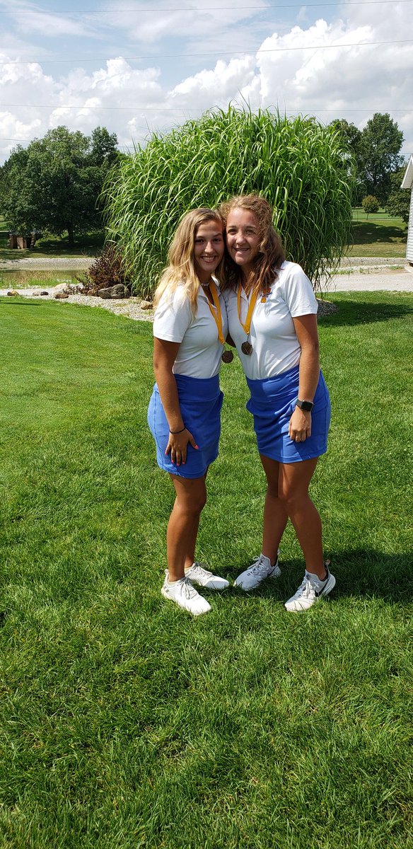 FindlayGolf's tweet photo. Today Varsity and JV became one team to compete at Auglaize Golf Club. Findlay Gold team finished with a score of 401 and Findlay Blue with a 411!  Cameron Heiserman placed 10th as a medalist and Sydney Eynon placed 3rd! https://t.co/EYi2Lmb77z