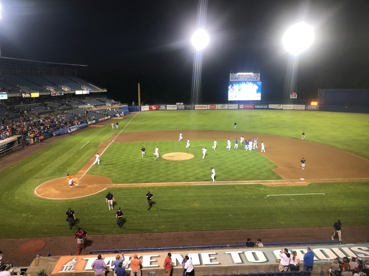 ICBusLink's tweet photo. Big thanks to the @SyracuseMets, GM Jason Smorol and Peter Sachs '09 from the @Mets for being a part of our summer Business-Link event! It was great to see so many incoming and current @IthacaCollege students, faculty and alumni networking together. #SportsBusiness #IC #LGM https://t.co/Rgt6XxwThS