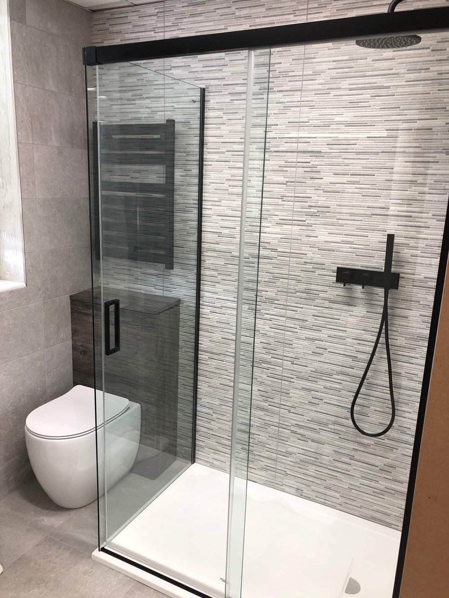 v_barrows's tweet photo. How stunning are our new bathroom displays at our #fareham showroom @ELivingSpaces @crswtr @roperrhodesltd @MerlynShowering @romanltd @VADO_uk @showerwalluk #bathroomdesign #bathrooms #bathroomfurniture #interiors #interiordesign https://t.co/MYkPuHqHWl