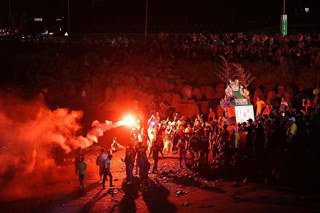 erickyin's tweet photo. Keelung Ghost Festival - burning the paper king ship
#parade #festival
#culture #heritage
#belief #worship
#keelung #Taiwan
#burning #fire
#Taiwantravel #exploretaiwan
#justgoshoot #iFormosa
#serialshooters #theimaged
#availablelightonly #ship
#igrec… https://t.co/scJHLiqrTM https://t.co/RASREWiJ6t