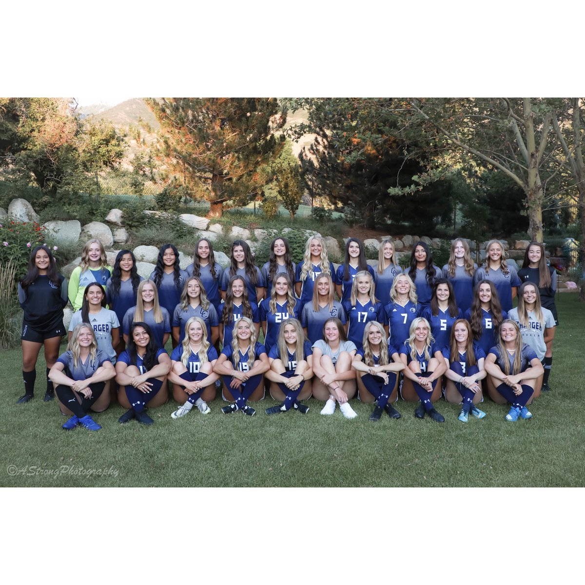 dnastrong_photo's tweet photo. CCHS Girls Varsity/JV soccer team! And our Seniors! @dnastrong_photo @CCHSSportsLIVE @SOCCERCCHS @Kenlicoon @DNewsRewind @Halle_Hathaway https://t.co/cy6JVhSjSk