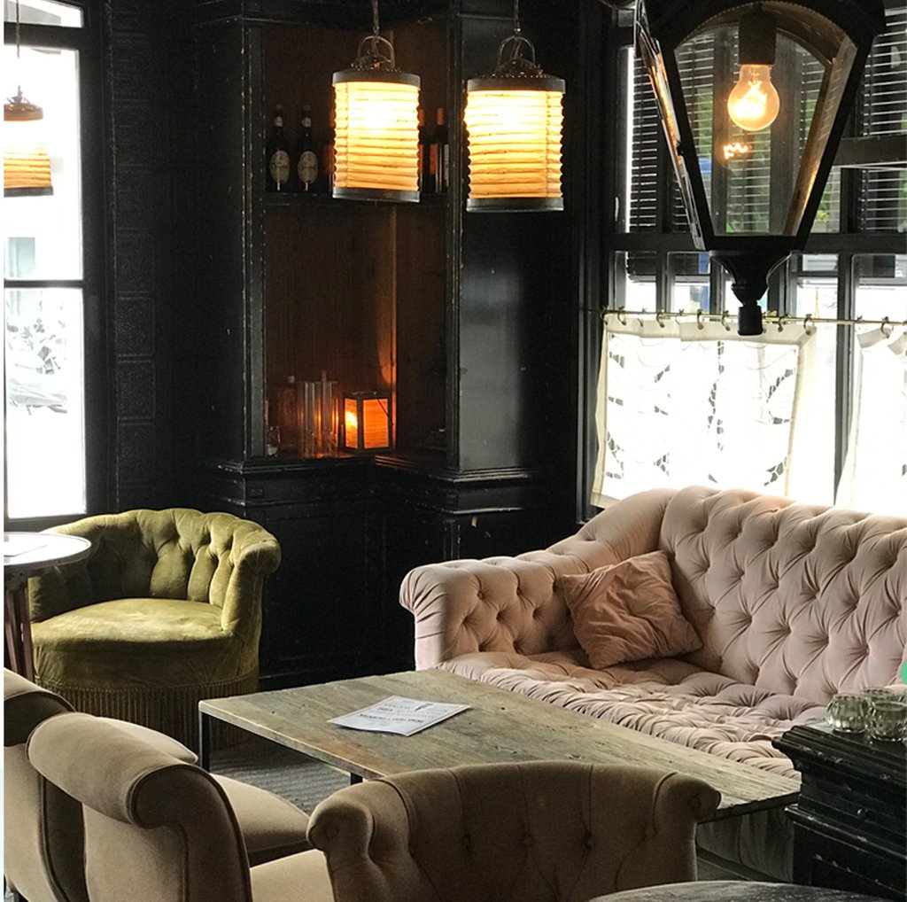 vostrallar's tweet photo. Rincones con encanto... Nuestro Bar La Piconera 💕⁠🍹 
⁠
⁠
#Restaurante #Hotel #VostraLlar #GoodFood #FoodPorn #PalamosGastro #IgersPalamos #tasty #food #foodie #palamos⁠ https://t.co/QJ0hPrEGyR