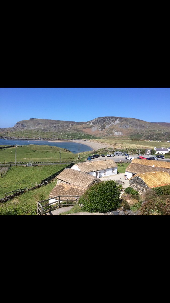 orla_howells's tweet photo. At a recent pub quiz I learned that Donegal has the longest coastline in Ireland - and look how stunning it is! 🌊 💙 #lovedonegal https://t.co/85cA62lV8L