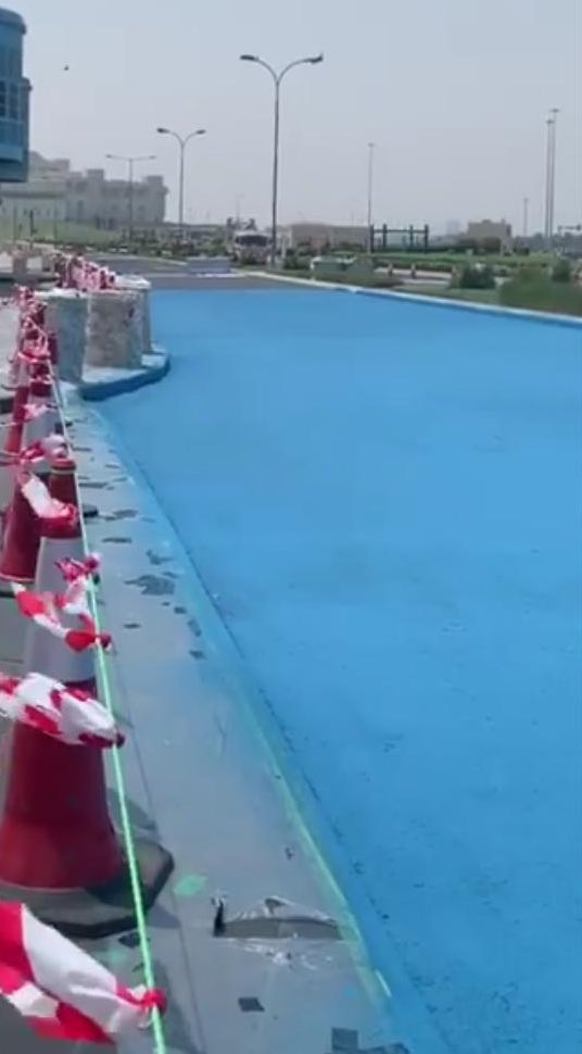 NadeebQa's tweet image. الشارع الأزرق هو مشروع تجريبي لـ #أشغال مع شركة يابانية بهدف تخفيف حرارة الاسفلت بنحو 15 إلى 20 درجة مئوية
#نديب_قطر