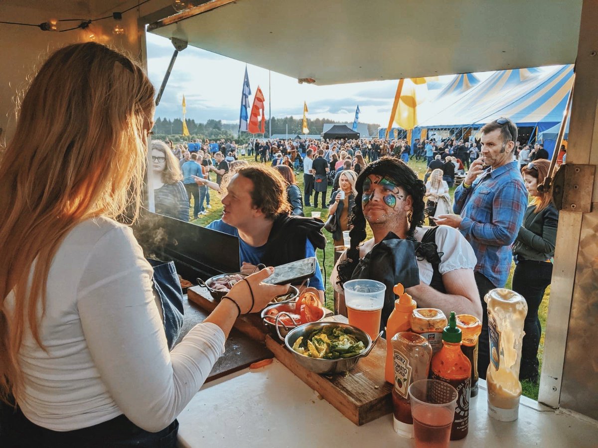 ScreamingPcock's tweet photo. Huge thanks to the wonderful @BowhouseFife for a stormer of a weekend for the Peacock, we absolutely love spending our weekends at your markets 🍔  And @banchorybeer thanks for all the fun, the madness and the rain, see you next year! 🍻😄🎪 https://t.co/jtgrePbyp7