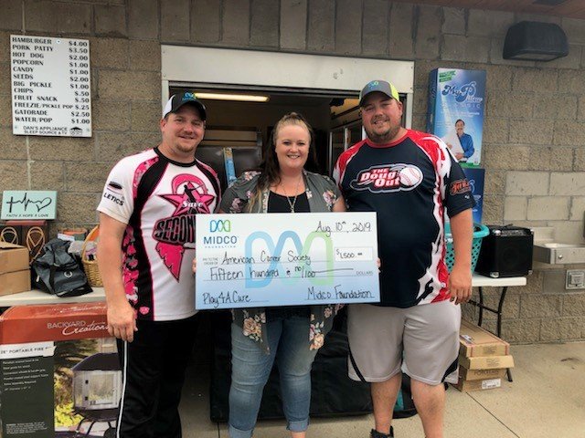 Midcontinent's tweet photo. @AmericanCancer Inventory Specialist Mike Fischer and Field Technician Luke Ebeling were able to present a check for $1,500 from the Midco Foundation to Sami Jo Helmers Nelson of @ACS_Minnesota. https://t.co/25AJQPFCB5