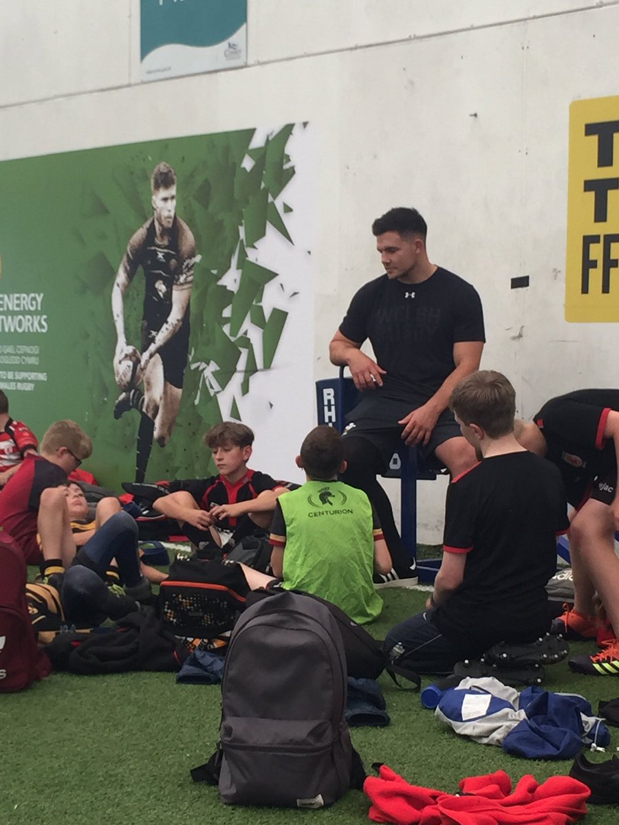 Daihiggs's tweet photo. Many thanks to @WelshRugbyUnion internationals @EllisJenkins_ @GPyrs  for making the players @WRU_Community @RGCNews @StadiwmZipWorld Summer Camp’s day. #toprolemodels 👏👏👏👏👏 https://t.co/1pJauM8nbM