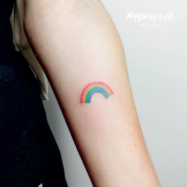 barbaravil_'s tweet photo. Arco iris para Maggietorials, si se fijan en su instagram no van a poder creer los colores que hace en el pelo 🔥 https://t.co/GU8TGr0GMK