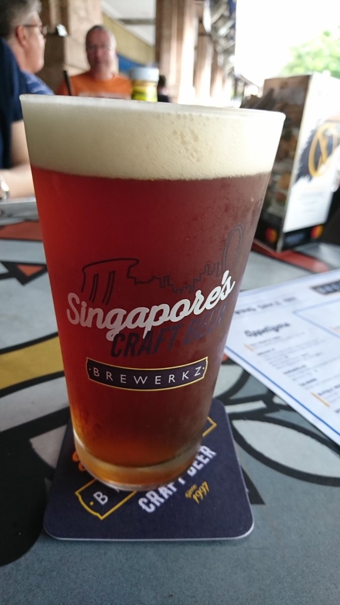 saitaniyaumetar's tweet photo. 今日のビール

BrewerkzのIndia Pale Ale

5.0 ABV
28  IBU

バランスの取れた苦味とホップの香りが口と鼻に抜ける。
ニューワールドホップスを使ったクラシック アメリカン ペールエール。

ハンバーガーは挟みきれず野菜別盛り

#Brewerkz
#IPA
#NewWorldHops
#ハンバーガー
#ステーキ
#サンド https://t.co/Aks1P12PMH