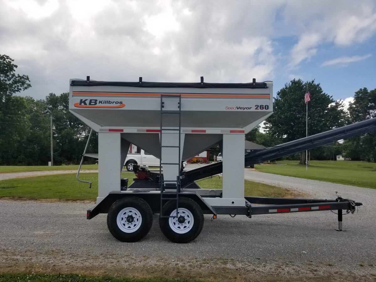 ogseedslinger's tweet photo. 2013 killbros 260 seedveyor. 5000 units on new conveyor 2 different spouts. One for for bulk fill one for induvidual boxes. In great shape. $11500. Retweets welcomed https://t.co/q5oHCnH9ao