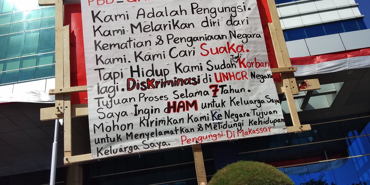 Janafg13's tweet photo. #HELPREFUGEESININDONESIA 
#RESETTLEMENT4SINGLEREFUGEES .
we want Resettlanent https://t.co/r6hLfkIaeV