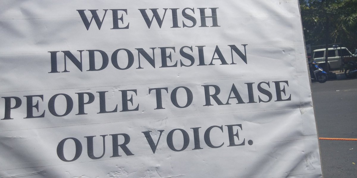 Janafg13's tweet photo. #HELPREFUGEESININDONESIA 
#RESETTLEMENT4SINGLEREFUGEES .
we want Resettlanent https://t.co/r6hLfkIaeV