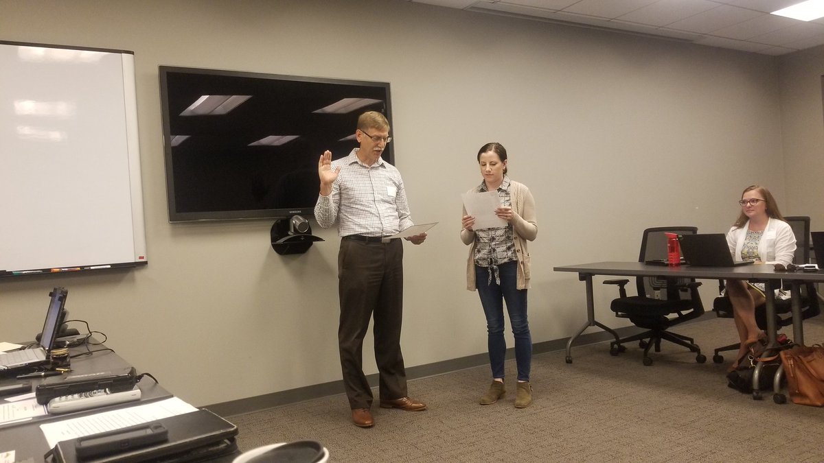 Swearing in our new President, Secretary, Directors, and Pres-Elect to kick off the <a href="/AIHA/">AIHA</a> Chicago Planning Meeting. Thanks @RhpRisk for hosting!