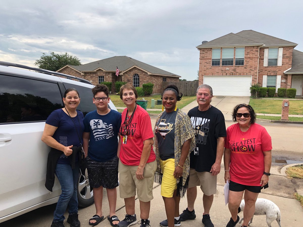 cheezyniecee's tweet photo. We’re so excited to welcome you to CMS#youbelongatcms ⁦@OfficialCISD⁩ https://t.co/zLaLKjvwRv