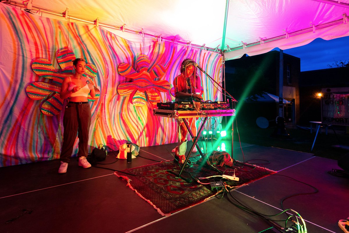 BIG on Bloor Festival (@bigonbloorfest) on Twitter photo Some #BIGonBloorFestival highlights from Festival ๐ธ Zachary Scholtz from July 20! BIG thanks again for coming out, and to our volunteers, vendors, #Bloordale shops and partners <a href="/Indie88Toronto/">Indie88 - Toronto's Modern Music 88.1FM</a> <a href="/nowtoronto/">Now Toronto</a> <a href="/exclaimdotca/">Exclaim!</a> <a href="/GrandTorontoCa/">GrandToronto.ca</a> <a href="/choqfmtoronto/">CHOQ-FM 105,1</a> for helping get the word out! Some #BIGonBloorFestival highlights from Festival ๐ธ Zachary Scholtz from July 20! BIG thanks again for coming out, and to our volunteers, vendors, #Bloordale shops and partners <a href="/Indie88Toronto/">Indie88 - Toronto's Modern Music 88.1FM</a> <a href="/nowtoronto/">Now Toronto</a> <a href="/exclaimdotca/">Exclaim!</a> <a href="/GrandTorontoCa/">GrandToronto.ca</a> <a href="/choqfmtoronto/">CHOQ-FM 105,1</a> for helping get the word out!