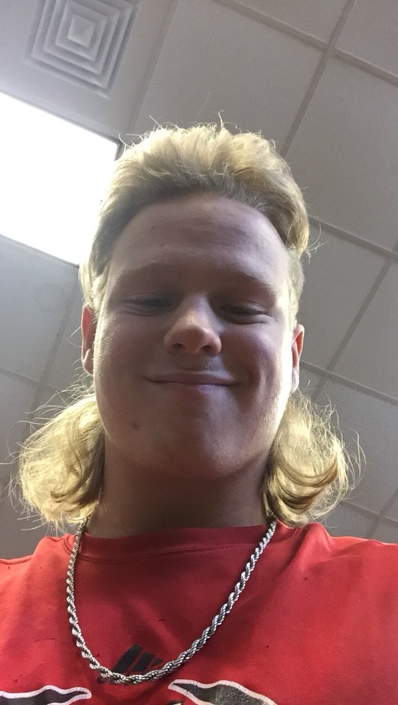 AJShoemaker3's tweet photo. @CodyCodyb01 best month of my life before I had to cut it man🤙🏻 https://t.co/8PeL3A2llm