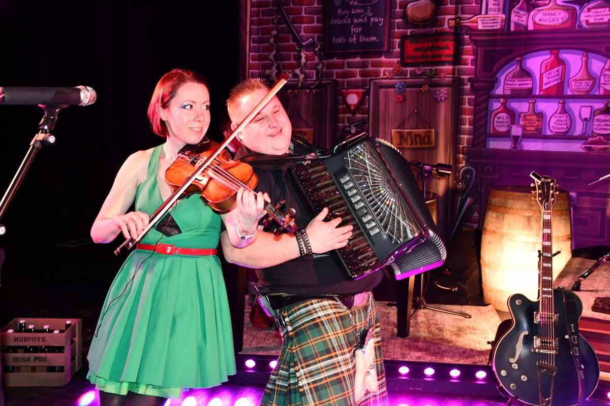 ONIDUKTour's tweet photo. Treat yourself and be transported to Murphys Pub where house band The Wild Murphys will be perform great Irish songs by The Pogues, The Dubliners, The Fureys, The Saw Doctors and many more.

Get tickets here: https://t.co/cVsLusuYkK https://t.co/7MACwIIMHO