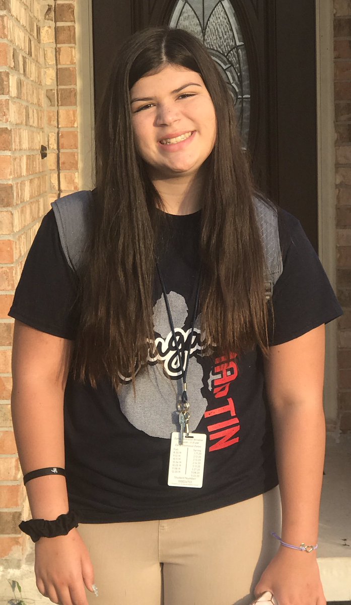 The1LiLMo's tweet photo. My daughter @tristatoups First Day of the 8th grade school year https://t.co/NKz7pSOpIA