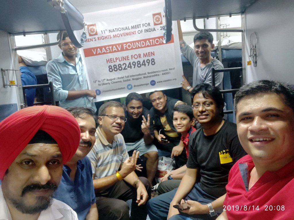 vaastavngo's tweet photo. Vaastavites kick-starting journey for #MensRightsMeet2019 at Nagpur https://t.co/wGGPMTlXnw