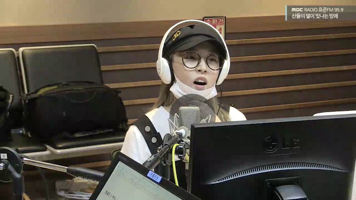 STATIONERY1222's tweet photo. [보이는라디오]
표준FM 산들의 별이 빛나는 밤에 https://t.co/PDNUEnNcFr
#MAMAMOO #MOONBYUL #마마무 #문별이 https://t.co/uWzVBX2tOU