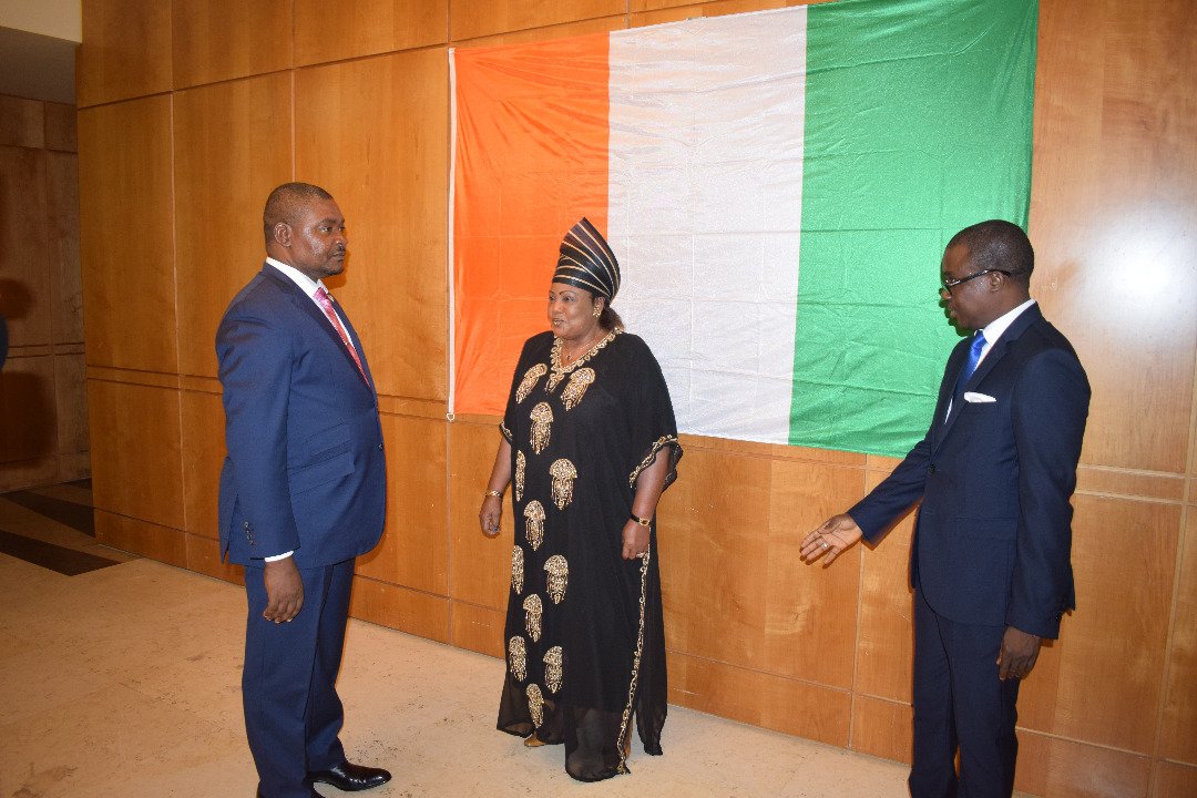 La República de Costa de Marfil celebra su #49Anibersario de la Independencia en la Ciudad de Malabo con la asistencia del Secretario General del <a href="/egmmh/">MHDM</a> en Representacion de su Deprtamemto Ministerial.<a href="/Abidjan/">Abidjan Coted'Ivoire</a> <a href="/NoticiasAsonga/">Asonga Noticias</a>
<a href="/RT_com/">RT</a> <a href="/AFRICA24TV/">#AFRICA24</a> <a href="/GabrielObiang/">Gabriel Mbaga Obiang Lima</a> <a href="/AhoraEg/">AHORAEG</a> <a href="/Ameugn/">Lucas Nguema Mbulito</a>