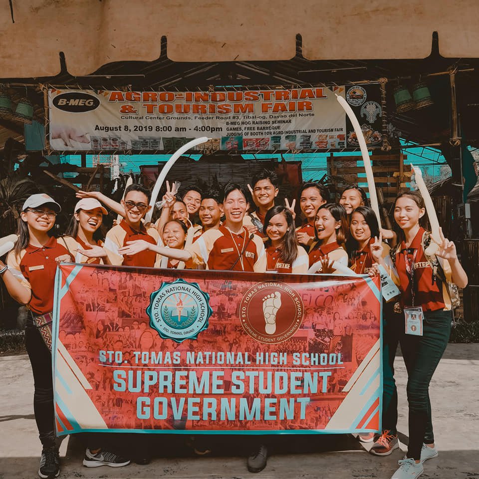 ssgtomasians's tweet photo. MAGSADYA KITA! STO.TOMAS ABANTE PA!
#60thArawngSto.tomas #parade #SSGUpdates https://t.co/yW4KEk61et