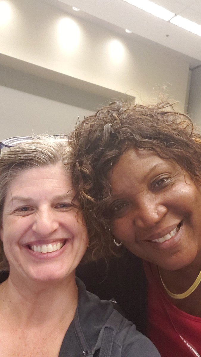 TDirobbio's tweet photo. Cross campus love! #FriendshipFWD19 #FPCSCOL https://t.co/D9VamGLS17
