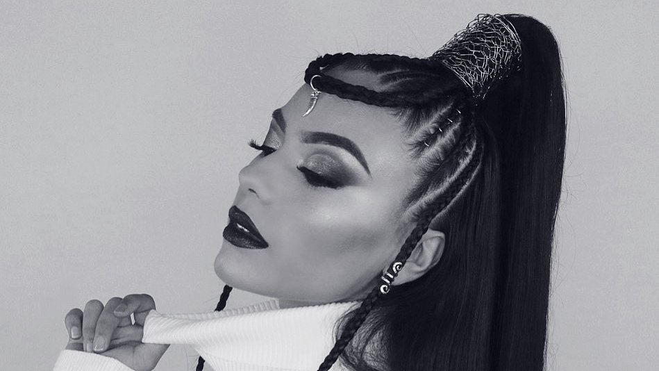 Bow down to this regal look from #krownd_hair. 👑 Protect your crown and make it shine with Trilliant heat protectant spray. #RulesDontApply