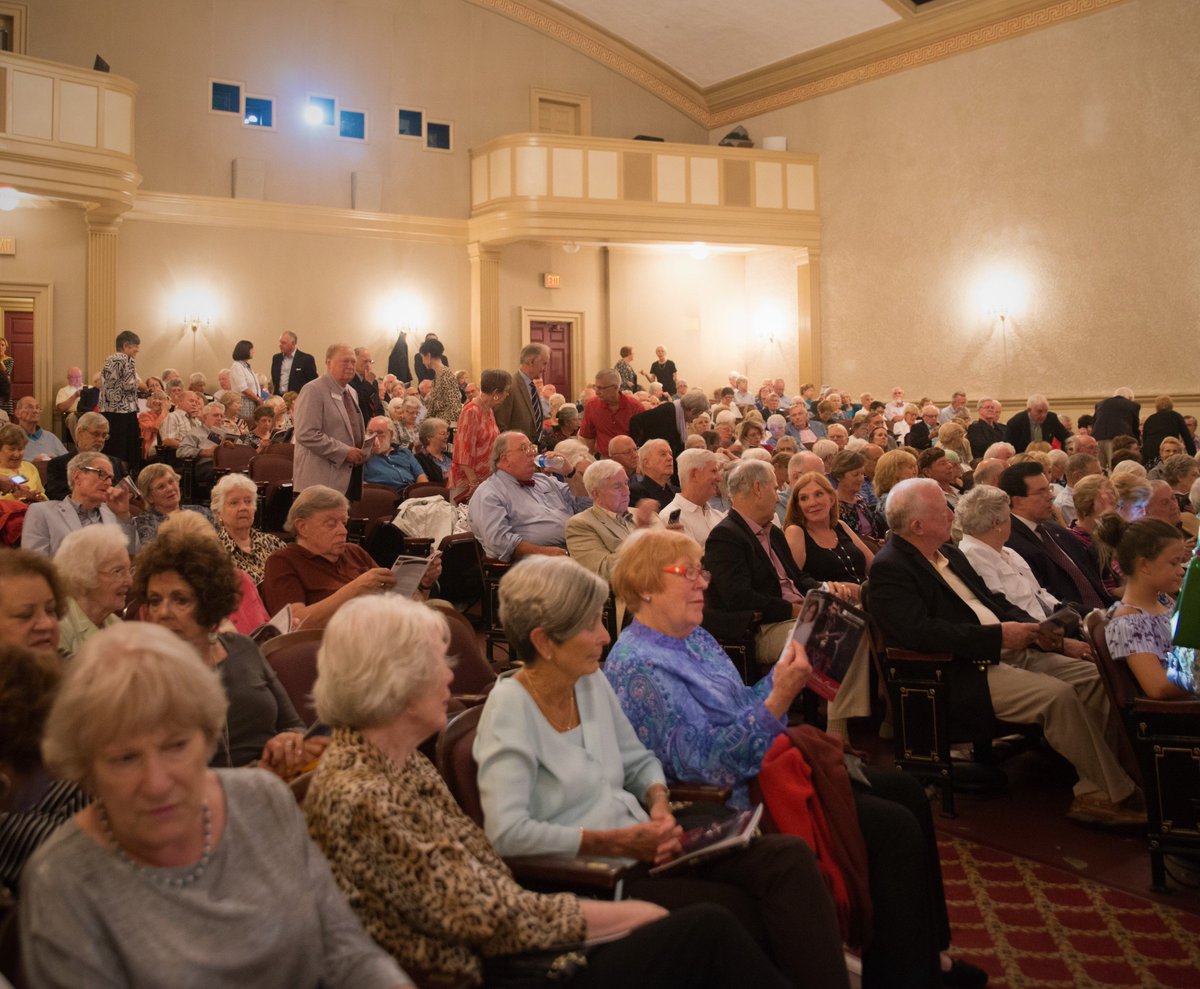 WMBGSymphony's tweet photo. We hope to see you in the audience this season! Have you seen our concert lineup?
https://t.co/Csu25Q5ICI
.
#wso #williamsburgsymphony #concert #audience #williamsburgva #classicalmusic #symphonyorchestra #concertseries #ensemble https://t.co/lrZUHFVxS5
